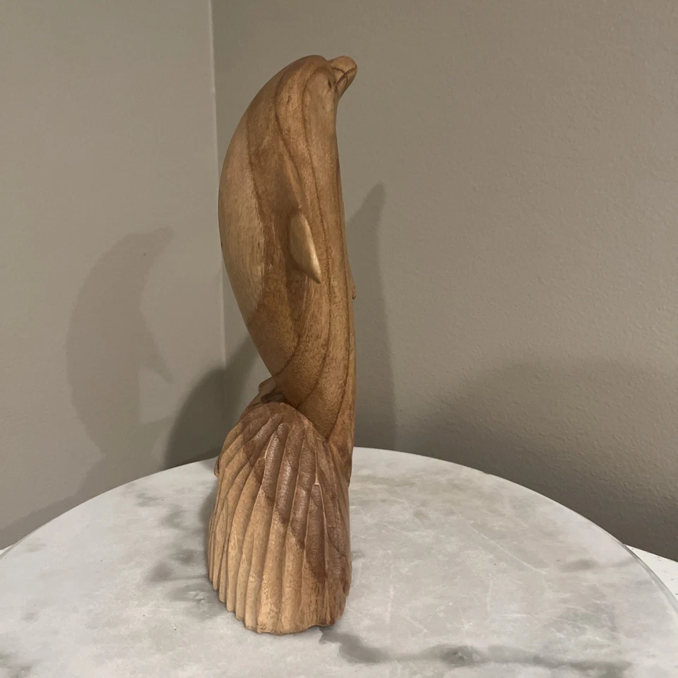 Exhibición de escultura de coral tallada en madera de delfín decoración de arte tallada a mano vida marina Foto 4 de 4