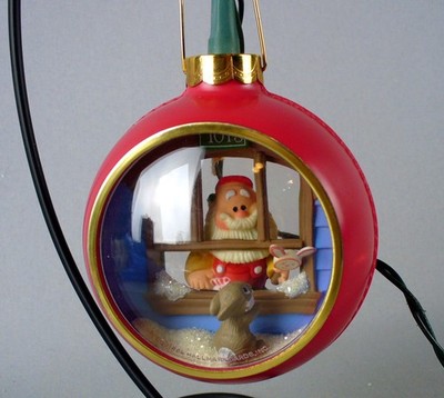 1984 HALLMARK KEEPSAKE CHRISTMAS ORNAMENT SANTA'S WORKSHOP NO BOX 3 INCH GLOBE