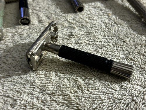 Vintage Gillette Safety Razor Lot Ever-Ready Schick Gem Huge Lot U.S. Government - Picture 18 of 19