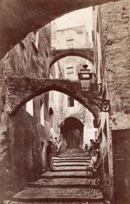 Italien Sanremo Altstadt Steile Kopfsteinpflasterstraße Alt Jean Gilletta Foto 1880'