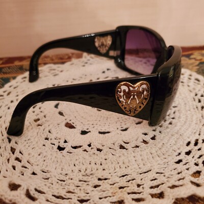 Gucci 3058/S Sunglasses with Gold Heart Vntg Gucci Women Sunglasses Black W/ Gold Hearts On Side  main image 3