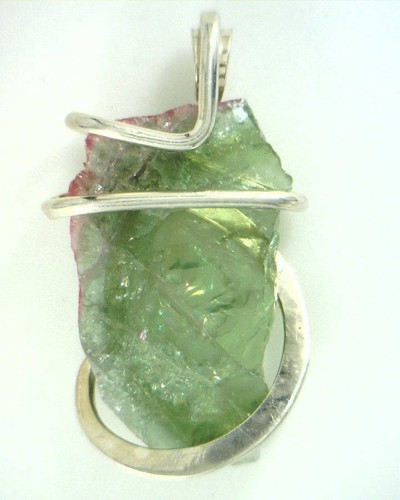 22.95ct Polished Green Tourmaline in Sterling Silver Pendant Wrap - Picture 3 of 4