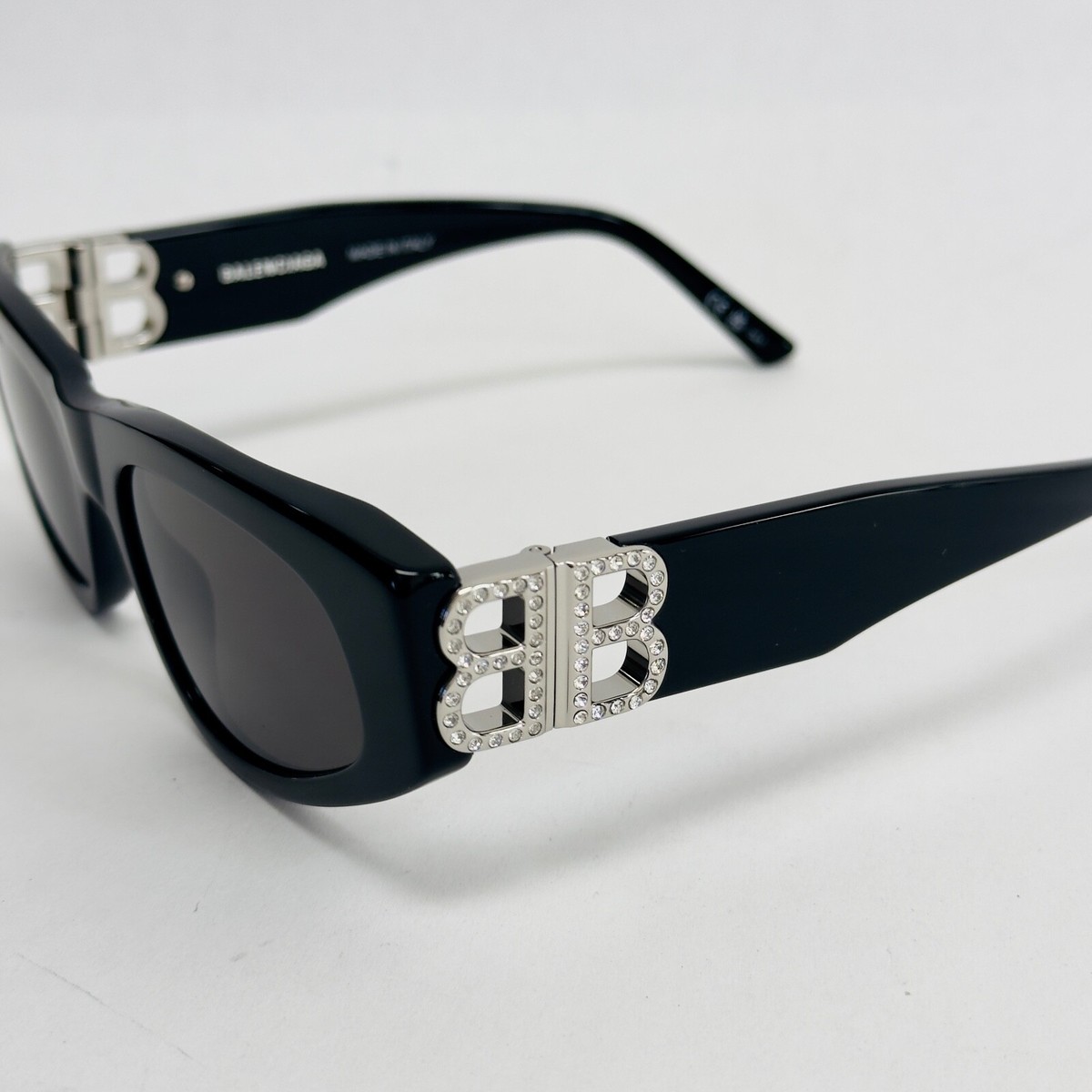 BALENCIAGA DYNASTY 0095 Black 018 Crystal BB Logo Narrow Cat BALENCIAGA DYNASTY 0095 Black 018 Crystal BB Logo Narrow Cat