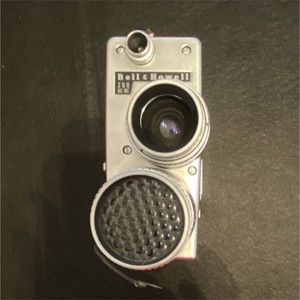 Bell & Howell 200 EE 16mm Non-Reflex Movie Camera Manual Focus Silver/Black