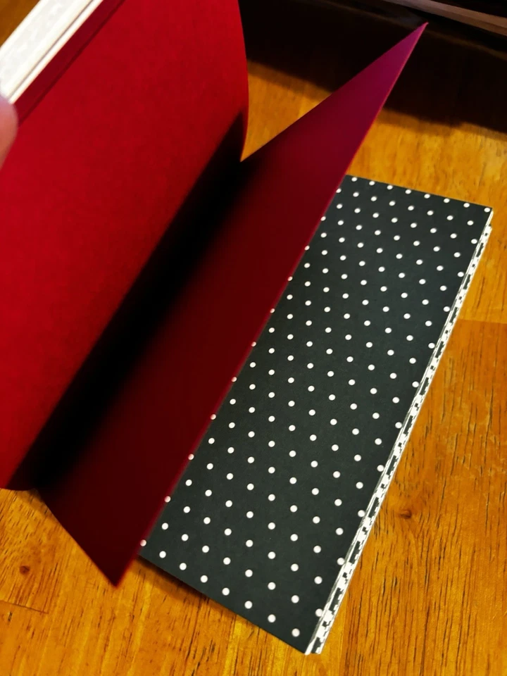 Mega lote de papel para álbumes de recortes, artículos para hacer tarjetas, recortes, pegatinas y más. Foto 3 de 4