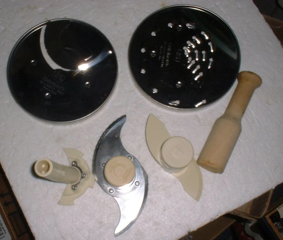 Cuisinart Food Processor * Pro Classic * 7 Cup * Blades * Stem * Plunger *