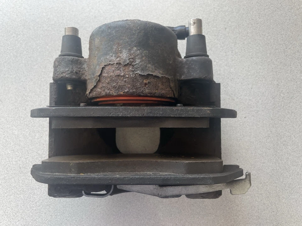 MERCEDES-BENZ ML320 1998-2003 ~ PINZA DE FRENO DELANTERA IZQUIERDA ~ A1634200083 Foto 4 de 4