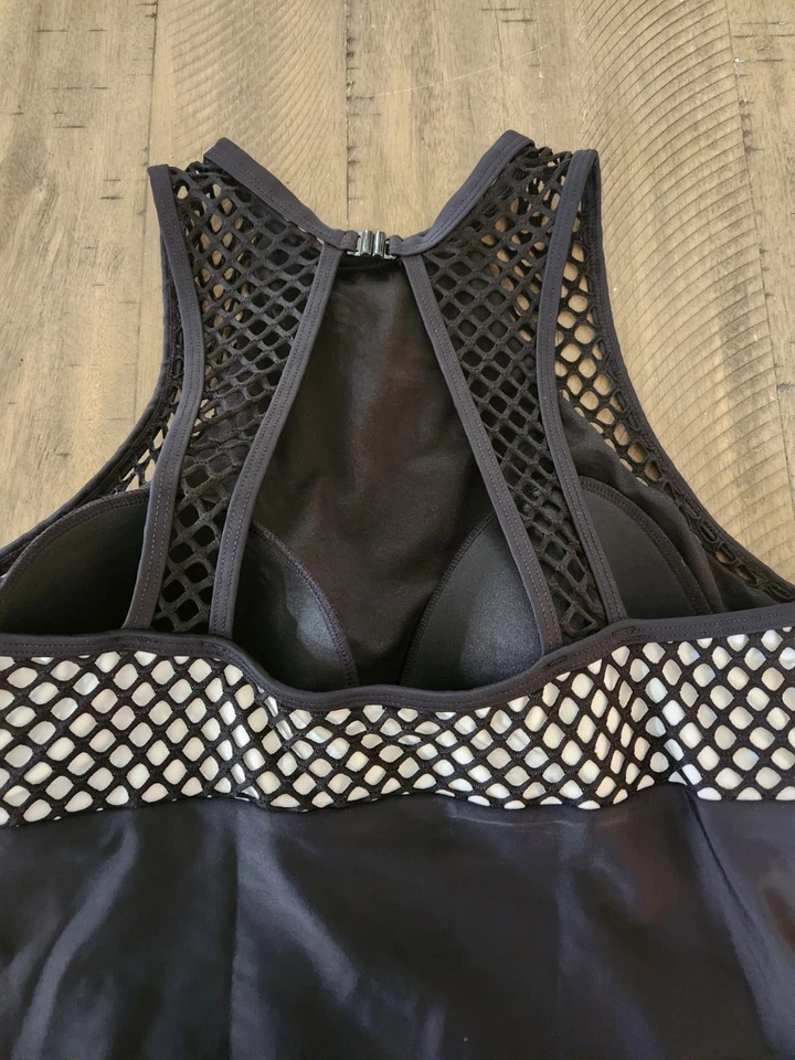 Top de baño Pina blanco y negro talla 12 modesto cuello alto traje de baño top Nueva Zelanda Foto 3 de 4