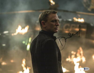 DANIEL CRAIG SIGNED 11X14 PHOTO JAMES BOND 007 AUTHENTIC AUTOGRAPH BECKETT COA 2