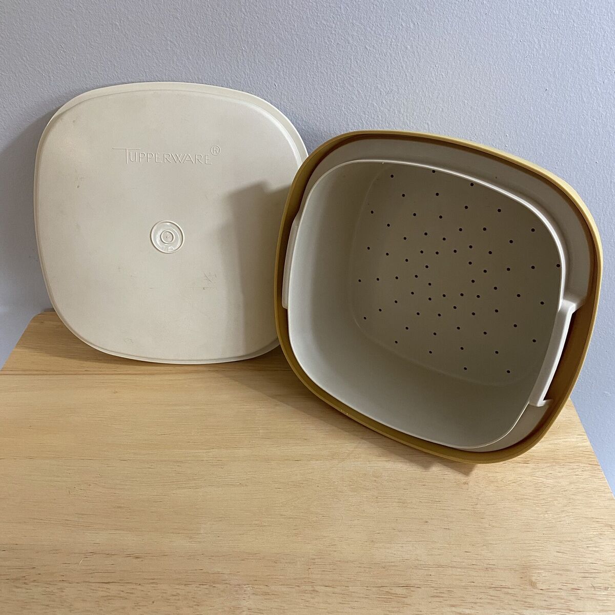 Tupperware 888-9 Square Container Steamer Set with Strainer Tupperware 888-9 Square Container Steamer Set with Strainer