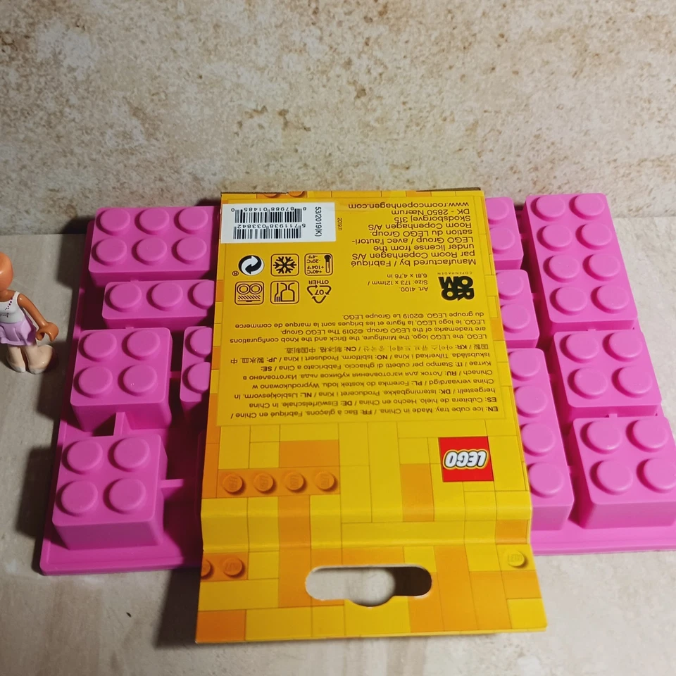 New LEGO Ice Tray Silicone Dark Pink Bright Color LEGO PARTY FUN Rare Human Tool - Image 2 of 2