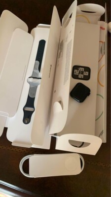 Apple Watch SE (Cellular/GPS) 40mm Black Aluminum Case w/Midnight S/M Sport Band