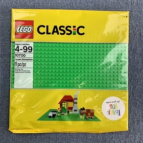 Lego Classic Green Grass Baseplate 10700 10" x 10 "  studs 32 x 32