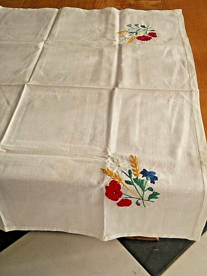 Lot Nappe a thé + 7 Serviettes coton blanc brodées " Fleurs de France "  - Photo 3/4