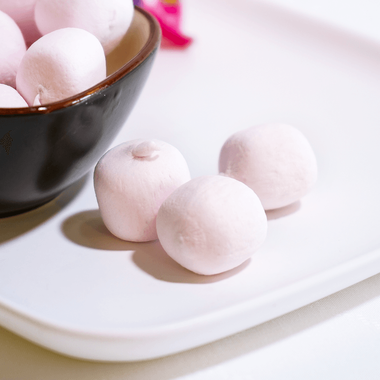 (4 Pack) Japan Hello Kitty Strawberry Jelly Filled Marshmallows Sweet