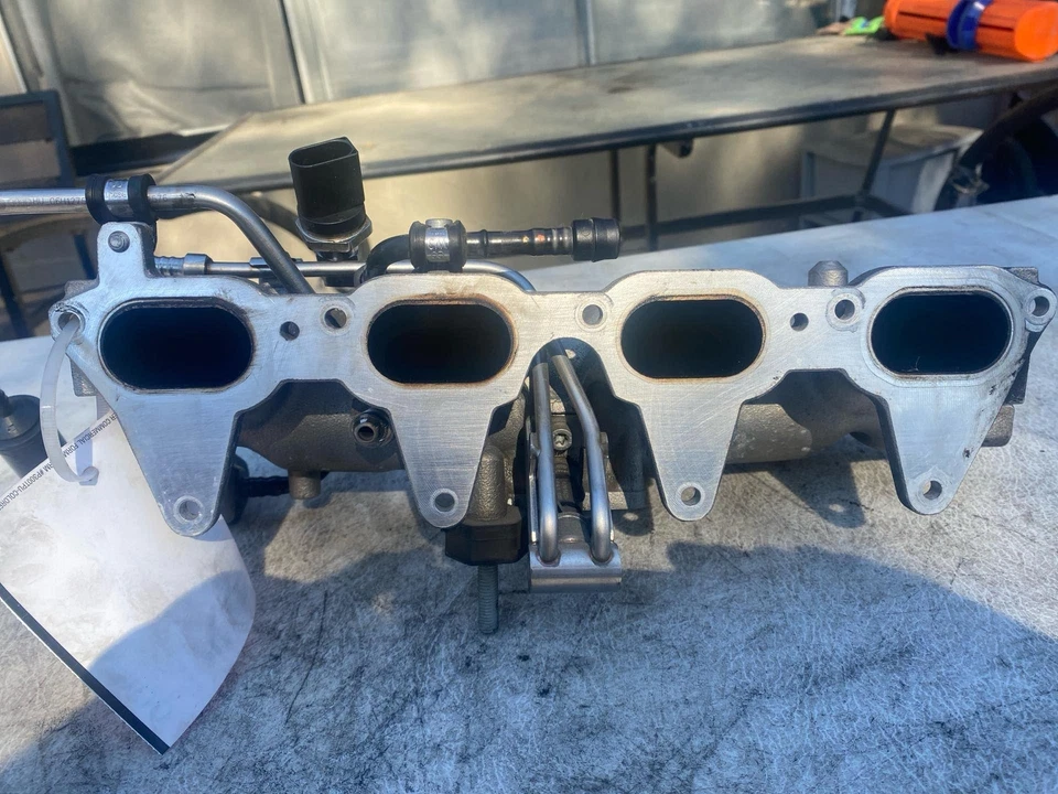 2015 - 2017 AUDI Q5 Utility 2.0L (turbo) w/o Hybrid Upper Engine Intake Manifold - Image 4 of 4