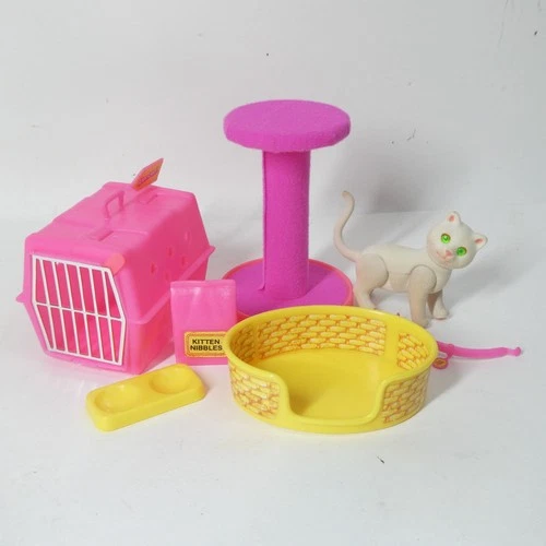 Barbie White Cat Fluff 1982 Lot Vintage w/Carrier Scratching Post Pet Bed