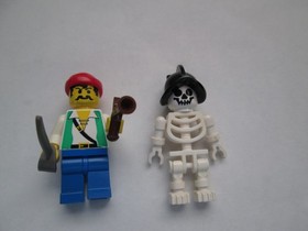 Lego Set #6232~SKELETON CREW~1996~2 minifigures~Parts 100% complete~Manual~EUC