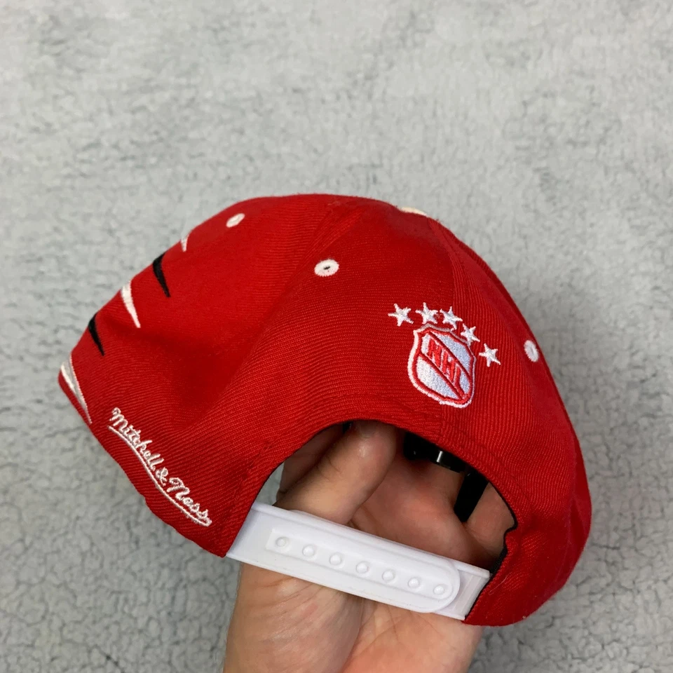 Sombrero Detroit Red Wings Corte Diamante SnapBack NHL Mitchell & Ness Foto 3 de 4