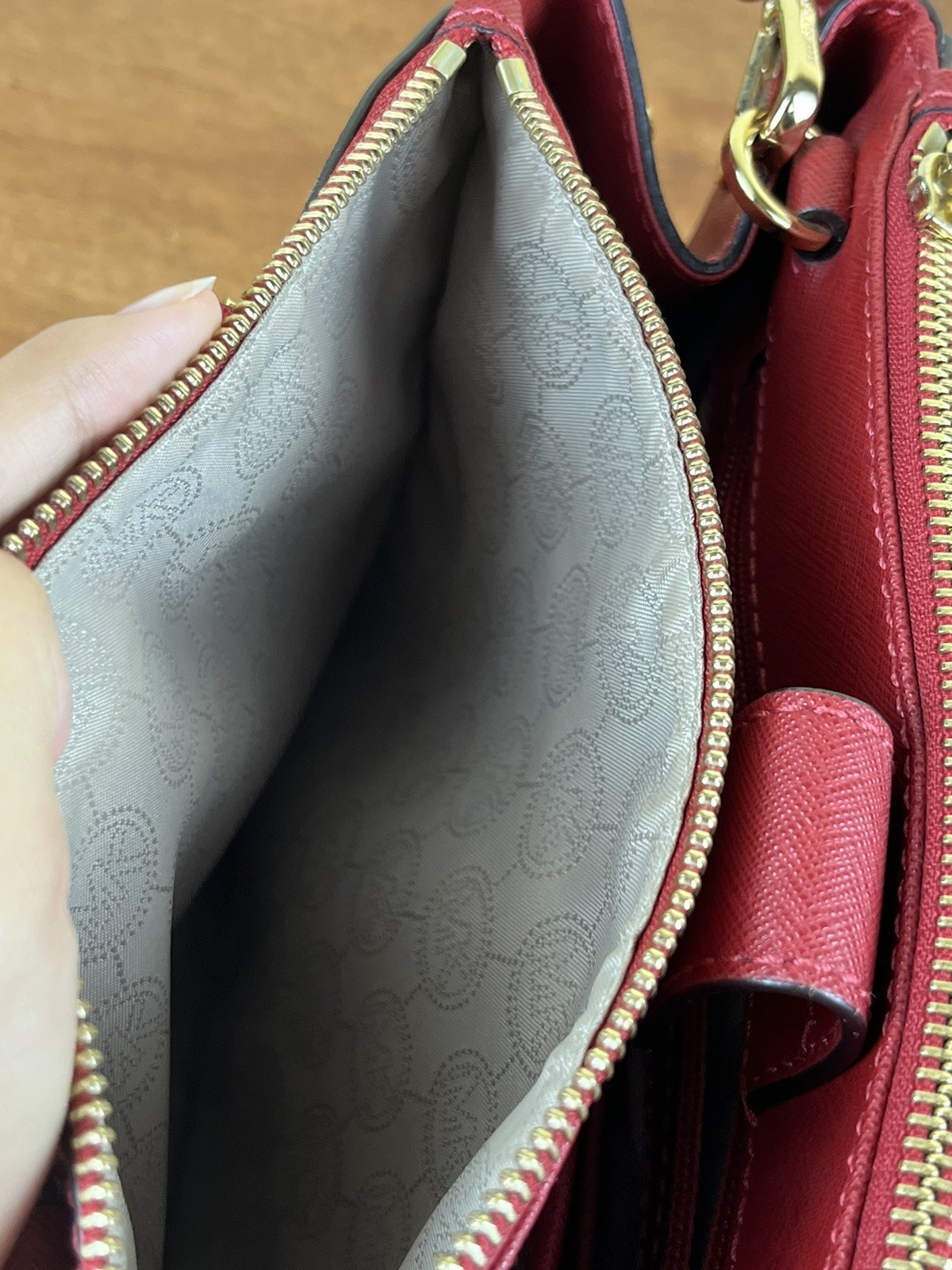 Michael kors SUTTON Red Cherry Medium Satchel Saf… - image 17