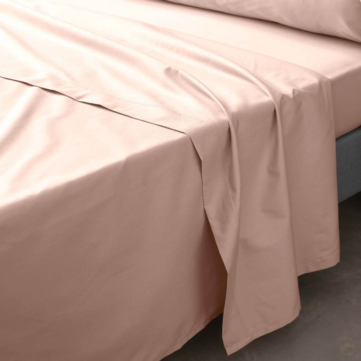 Drap plat Percaline 240x300cm coloris nude pour une chambre cocooning