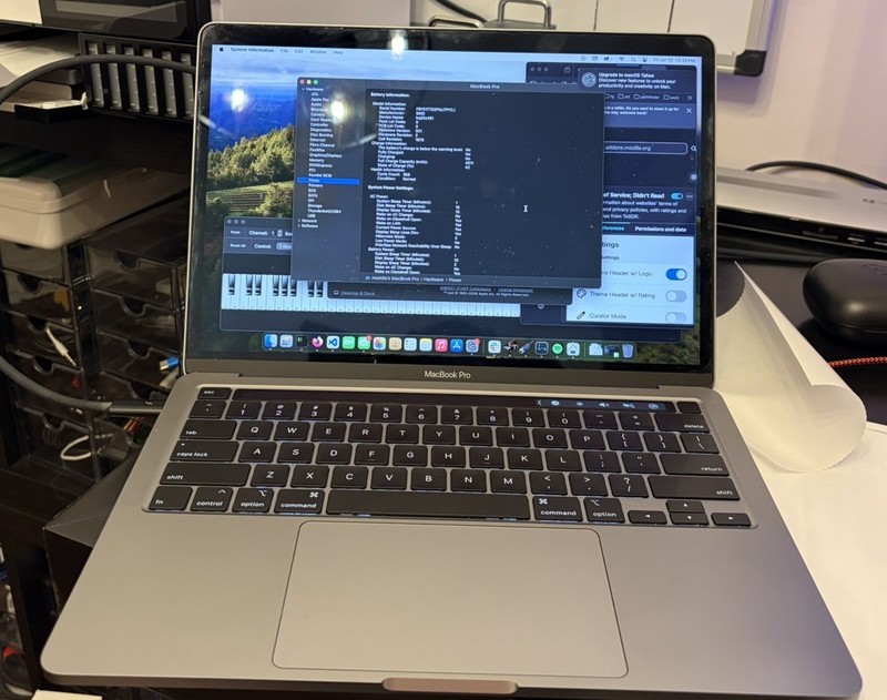 2020 Apple MacBook Pro 32GB 1TB 13" i5