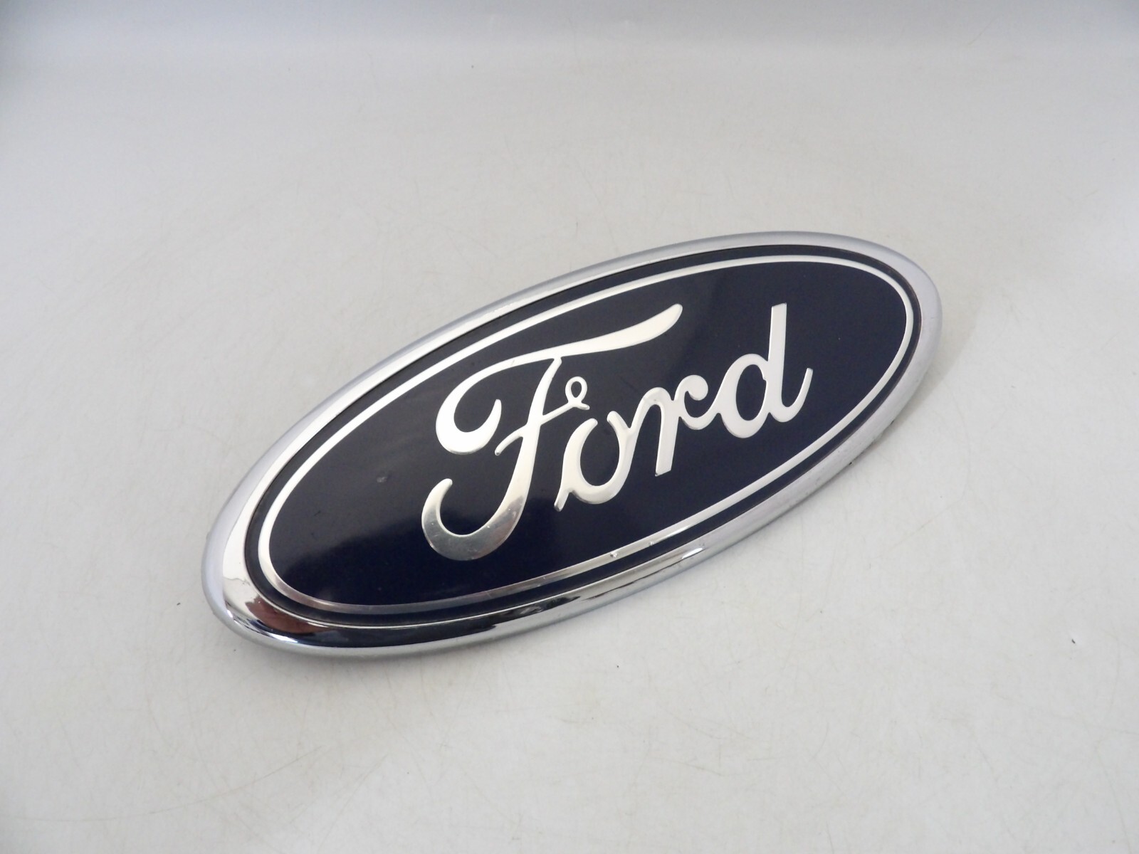 2004 2005 2006 2007-2008 Ford F-150 Front Grille Emblem Ornament 9