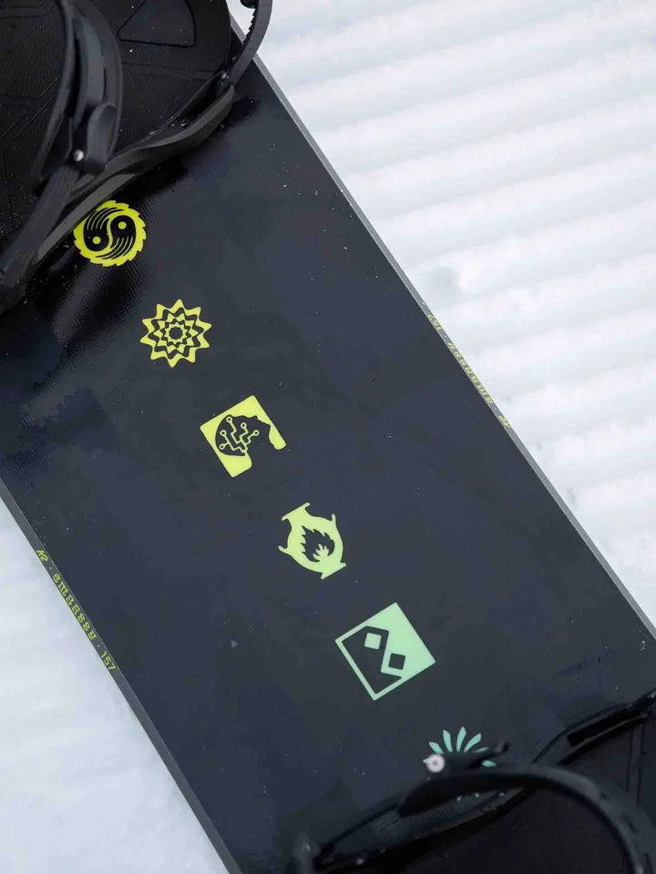 K2 Embassy Men's Snowboard 2025. Size: 155 & 157cm. WAS £440 | £349 - Image 2 of 4