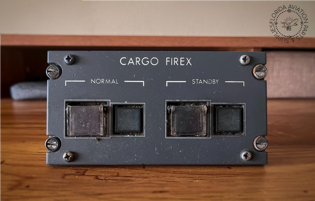 こ CRJ-200 Cargo Fire control panel PN 601R510708-3 with removal tag