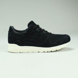 asics black trainers