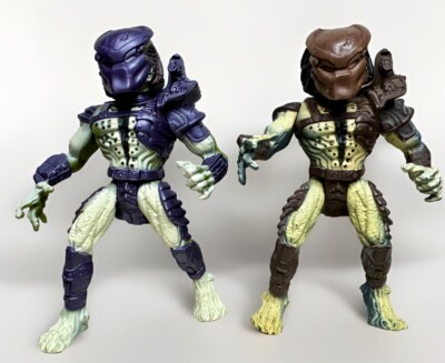 Lot (2) 1993 Kenner Aliens vs Predator Renegade Predator 5'' Action Figure Masks