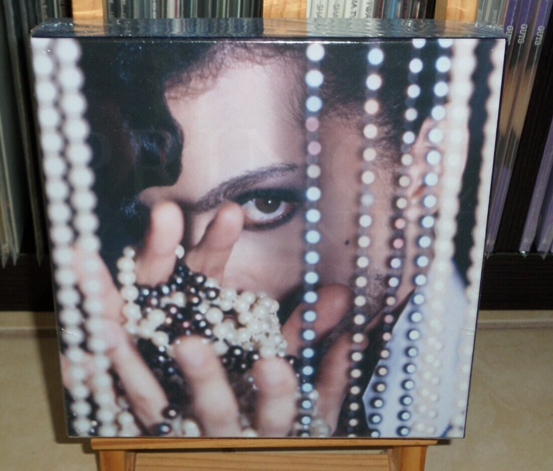 PRINCE DIAMONDS AND PEARLS WHITE 7