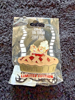 Disney Soda Fountain Chip n Dale Thanksgiving Pie 3D LE 300 Pin
