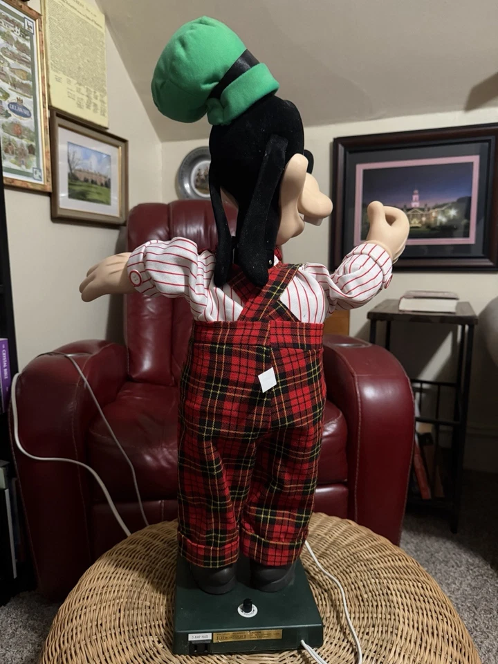 "Figura de Navidad Goofy animada de Disney Store - 24"" - De colección - Funciona muy bien" Foto 3 de 4