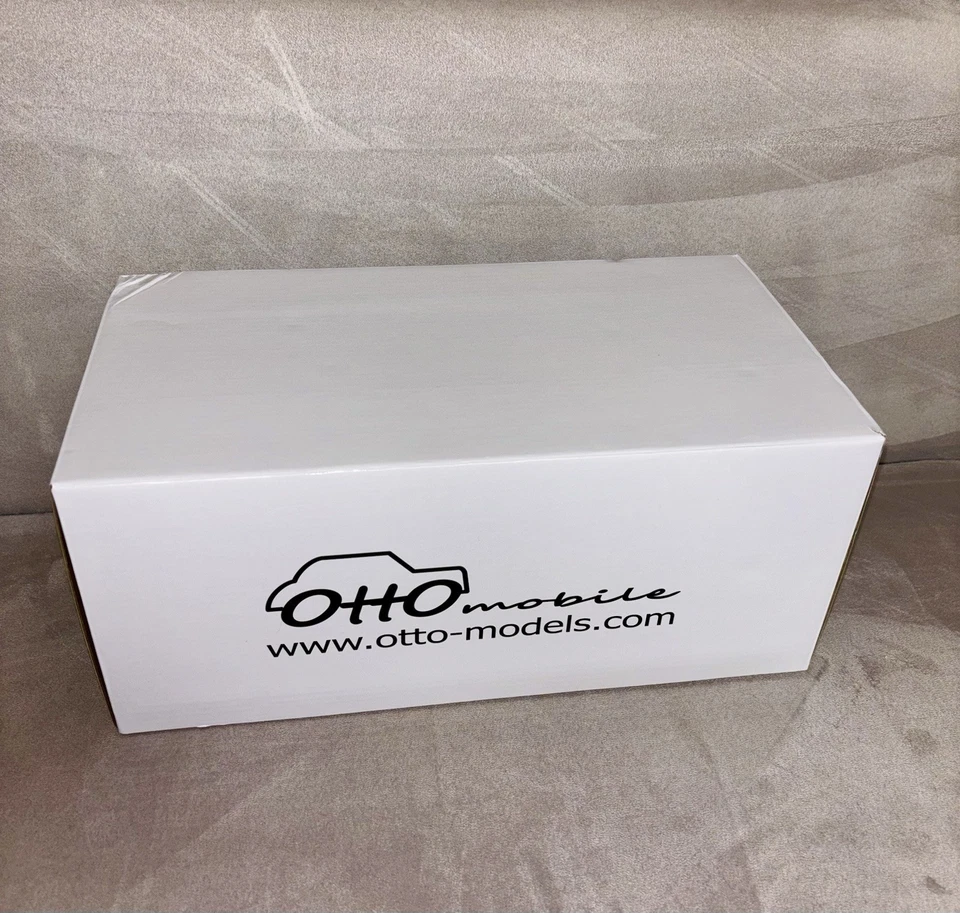 Volkswagen Passat R36 Variant B6 2009 Black 1/18 Ottomobile - Immagine 3 di 4