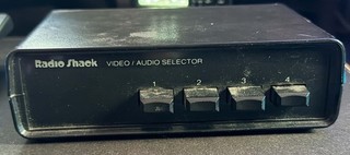 Radio Shack 15 1956B Audio Video Selector Switch 4 Input RCA AV Box