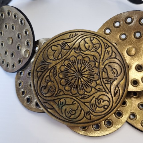 VINTAGE DROP WAIST BELT Y2K BOHO BRASS BUCKLE 27-33"APPROX WIDE CIRCULAR METALIC - Picture 2 of 20
