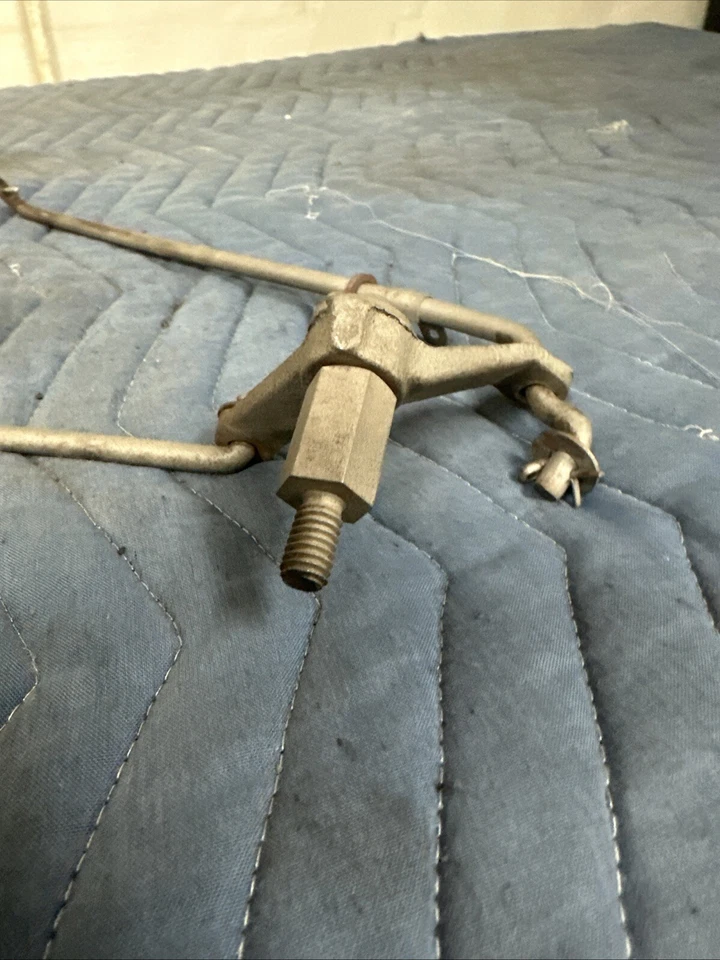 Chevy 1946 1947 acelerador de gas pedal a acoplamiento de carbono con pivote GM 41 42 3659433 Foto 2 de 4