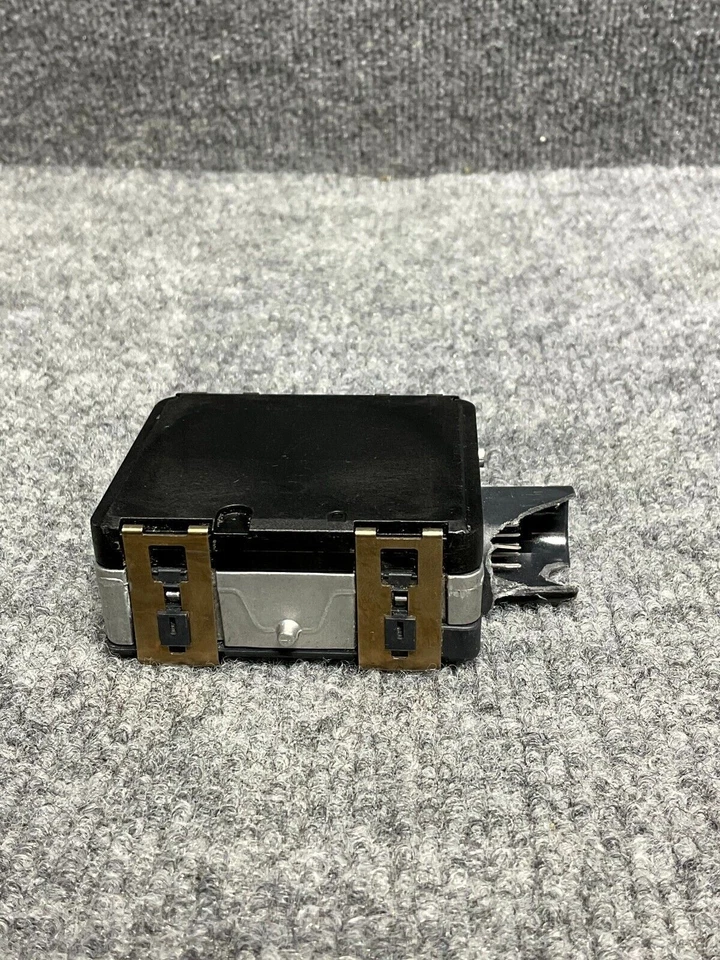 Mercedes-Benz C63 AMG 🚗 Control de crucero delantero 📡 Sensor de radar A0009059013 Foto 3 de 4