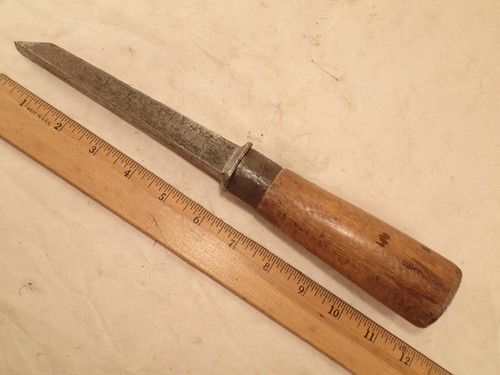 Atqe GOLDENBERG, FRANCE, 1/2" Wide Heavy Duty Mortise "Pig Sticker" Chisel.
