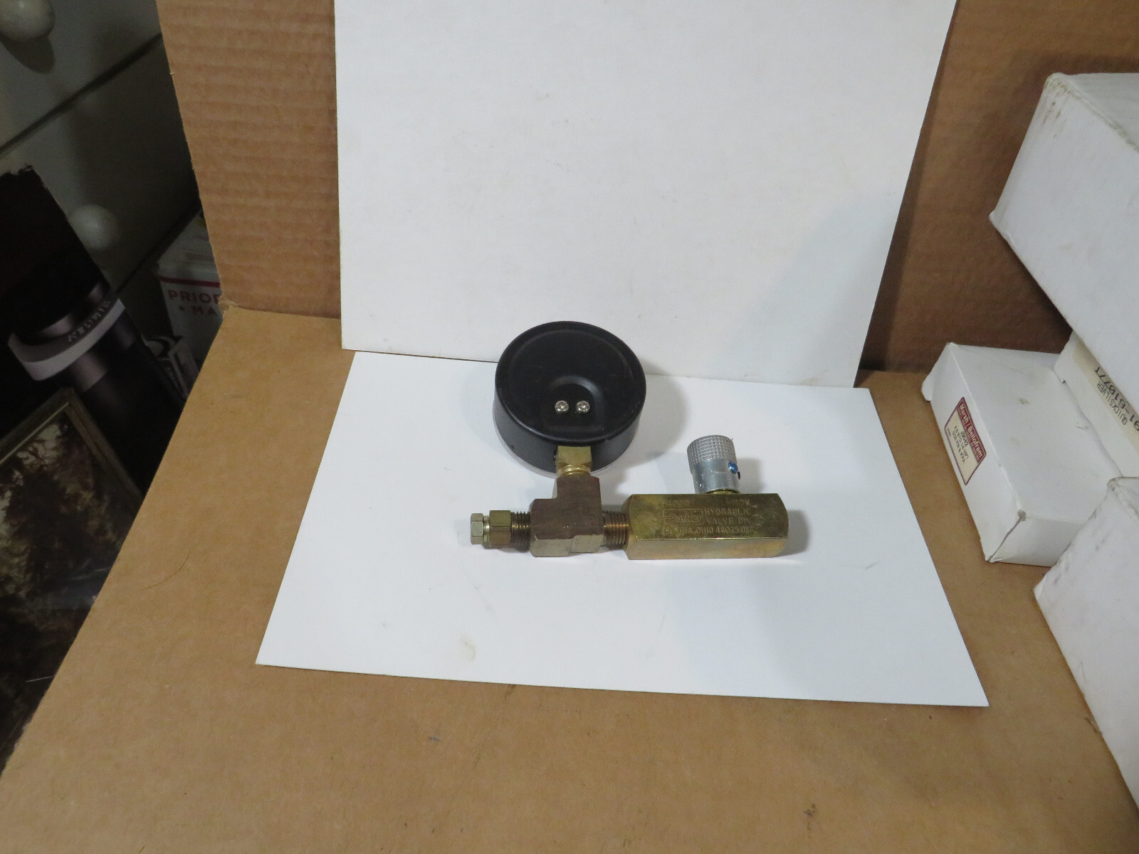 MARSH PRESSURE GAUGE 0-2000 PSI W/Parker Flow Control Valve