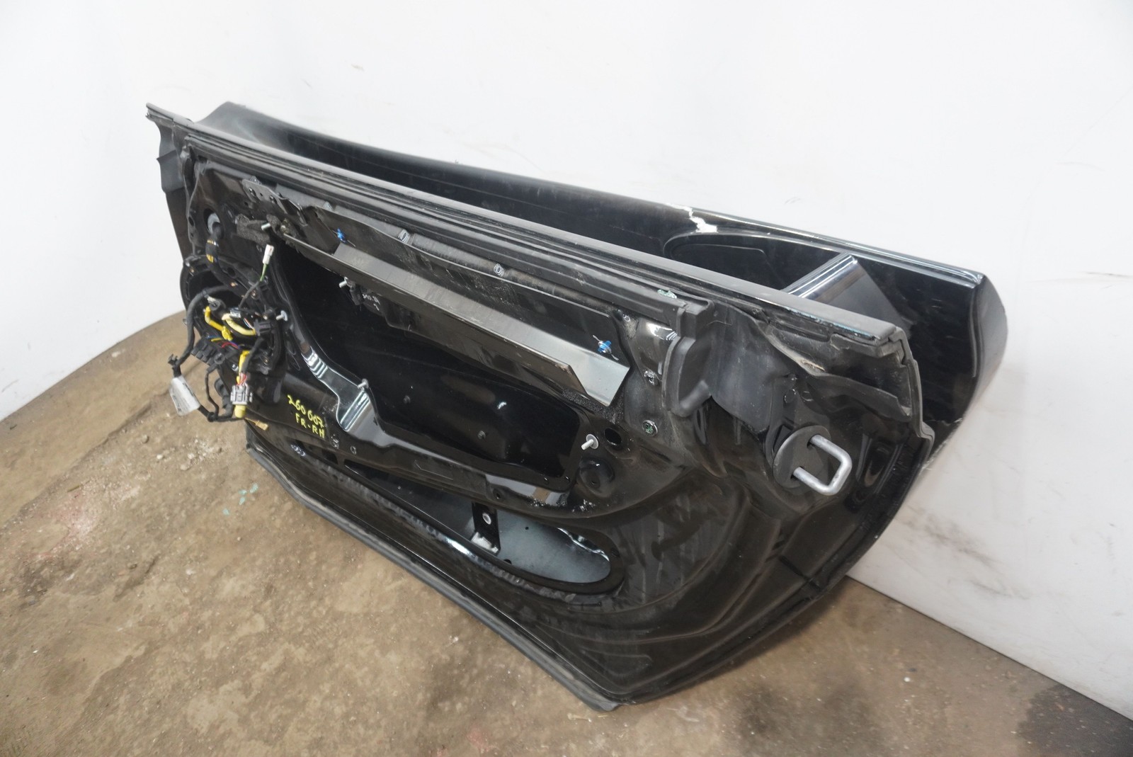 McLaren 750S 2025 Front Right Door shell P/N 28AA092SP