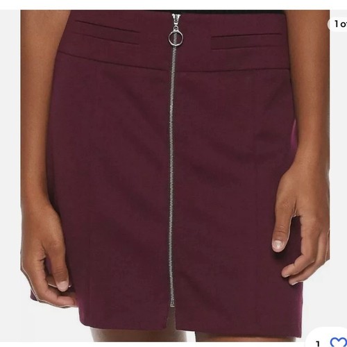 Candie"s burgundy skirt