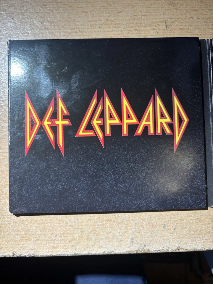 DEF LEPPARD * LIVE FROM DETROIT * 2XCD + DVD SET EAGLE EAGDV078 PLAYS GREAT - Image 3 of 4