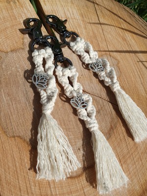 Makramee Schlüsselanhänger mit Lotusblüte; Yoga; Boho; Handmade; Geschenk