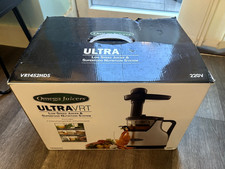 Omega VRT452HD Vertical Slow Juicer in Silver