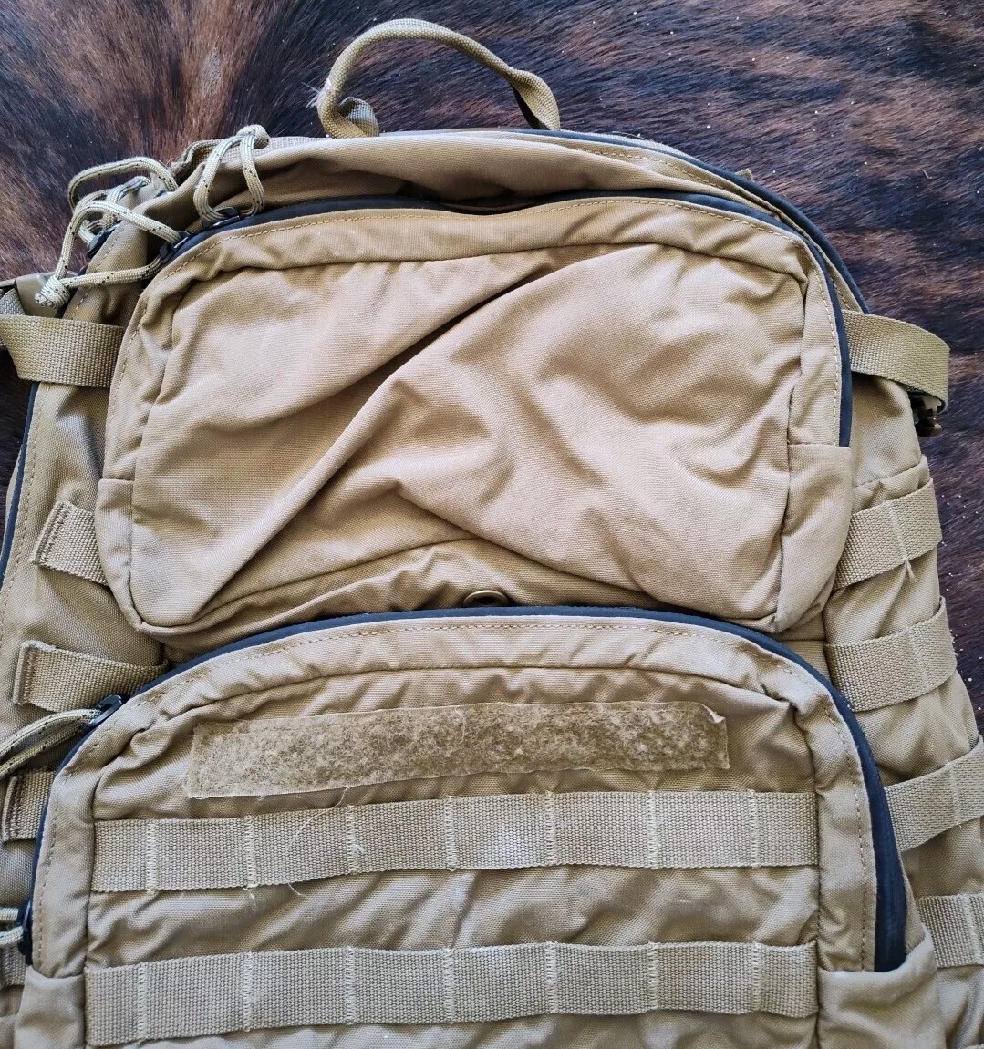 米軍実物 USMC FILBE MOLLE アサルトポーチ　イーグル　01 USMC FILBE Assault Pouch | Smith's Surplus