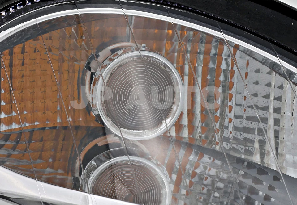 Галогенные фары со стороны пассажира для седана Mercedes Benz класса E 2003-2006 годов выпуска - Изображение 4 из 4