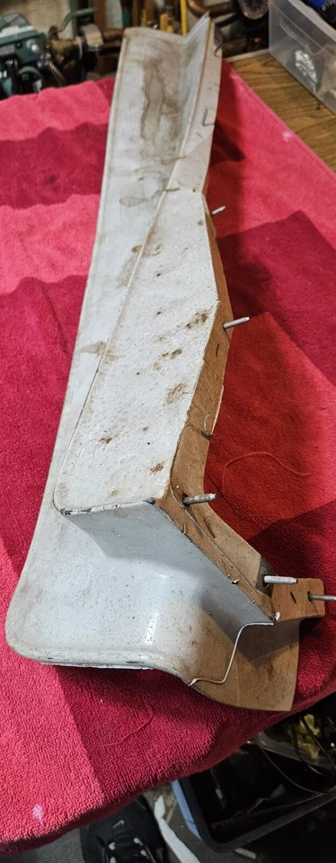 Defletor de pedra para-choque dianteiro Ford Granada 1978 1979 NOS D8DB-17805-AWB - Imagem 3 de 4