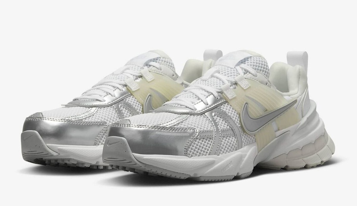Nike WMNS V2K Run Metallic Silver FD0736-104 Women US 8 - 12